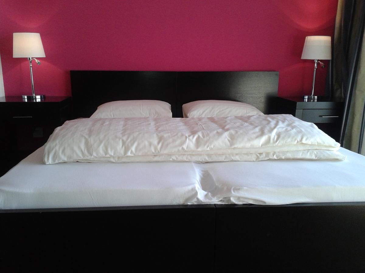 Hotel Swiss Bellevue 克罗伊茨林根 外观 照片